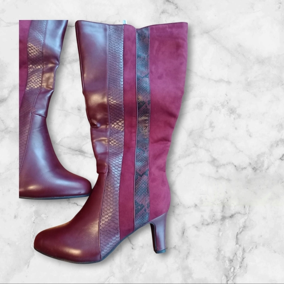 SEXY US  women's Ashley Stewart's KNEE HIGH 8W WIDE burgundy animal print boots - Picture 14 of 15